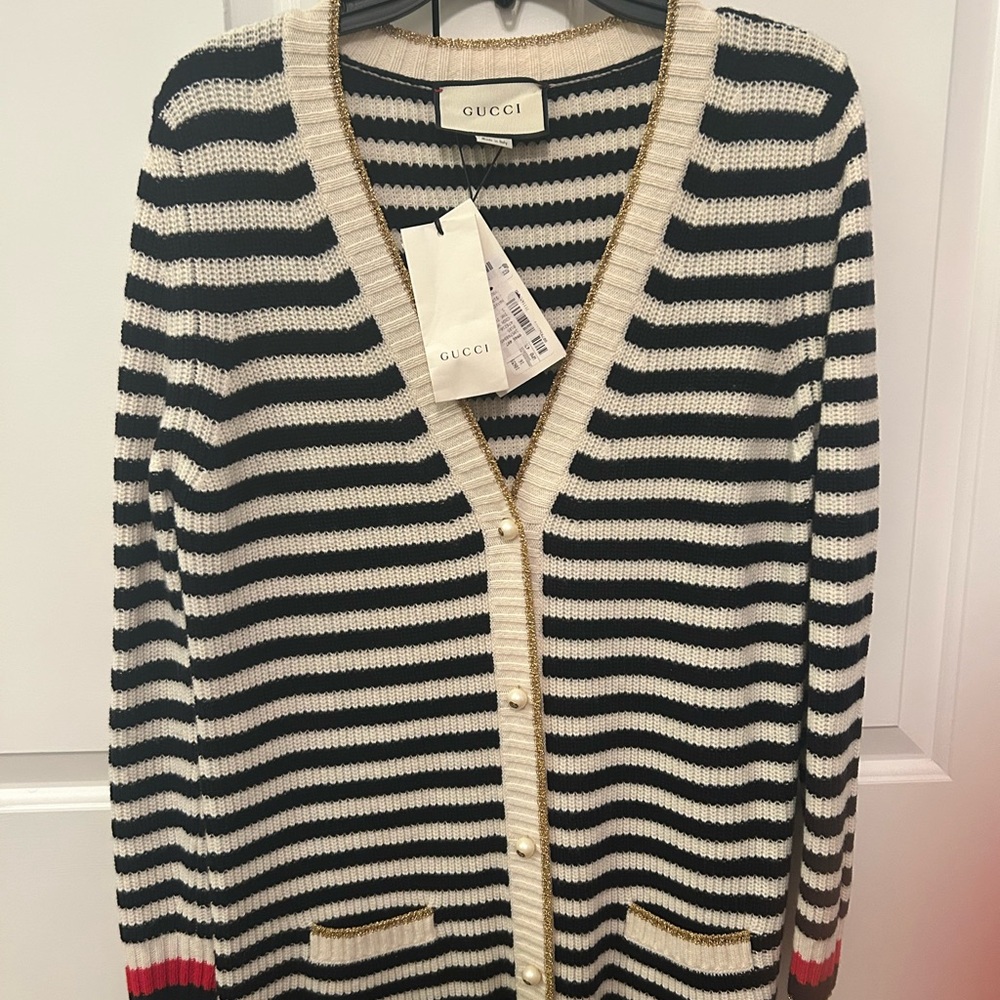Gucci Sweater with GG logo pearl buttons
PRICE IS FIRM